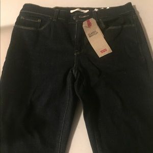 Women’s Levi jeans